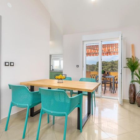 Apartment Vito With Sea View 파자나 객실 사진