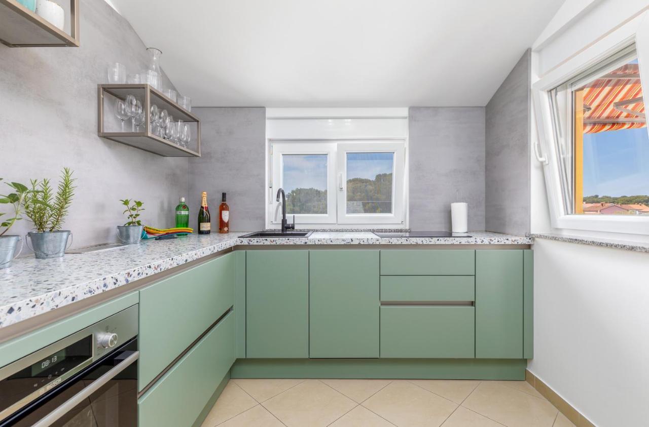 Apartment Vito With Sea View 파자나 외부 사진