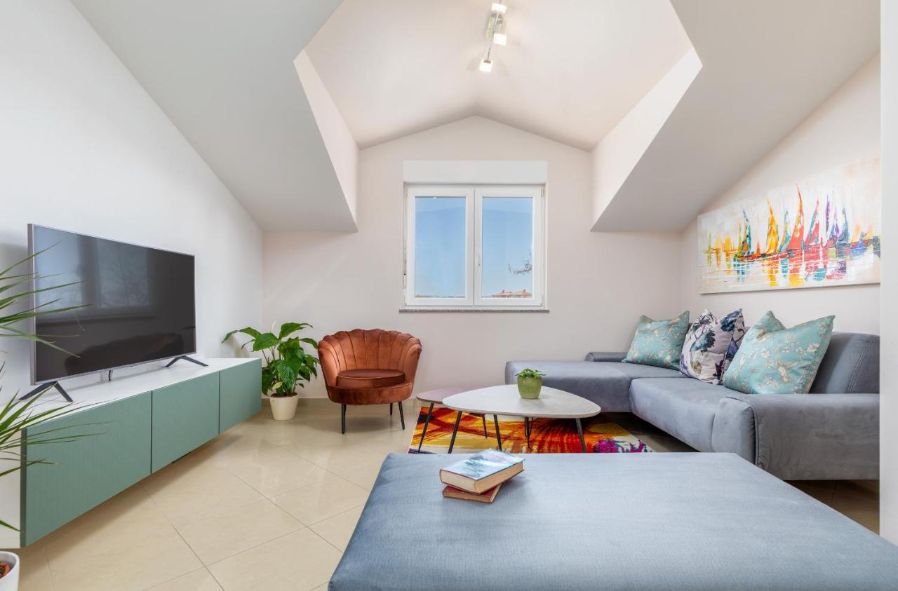Apartment Vito With Sea View 파자나 외부 사진