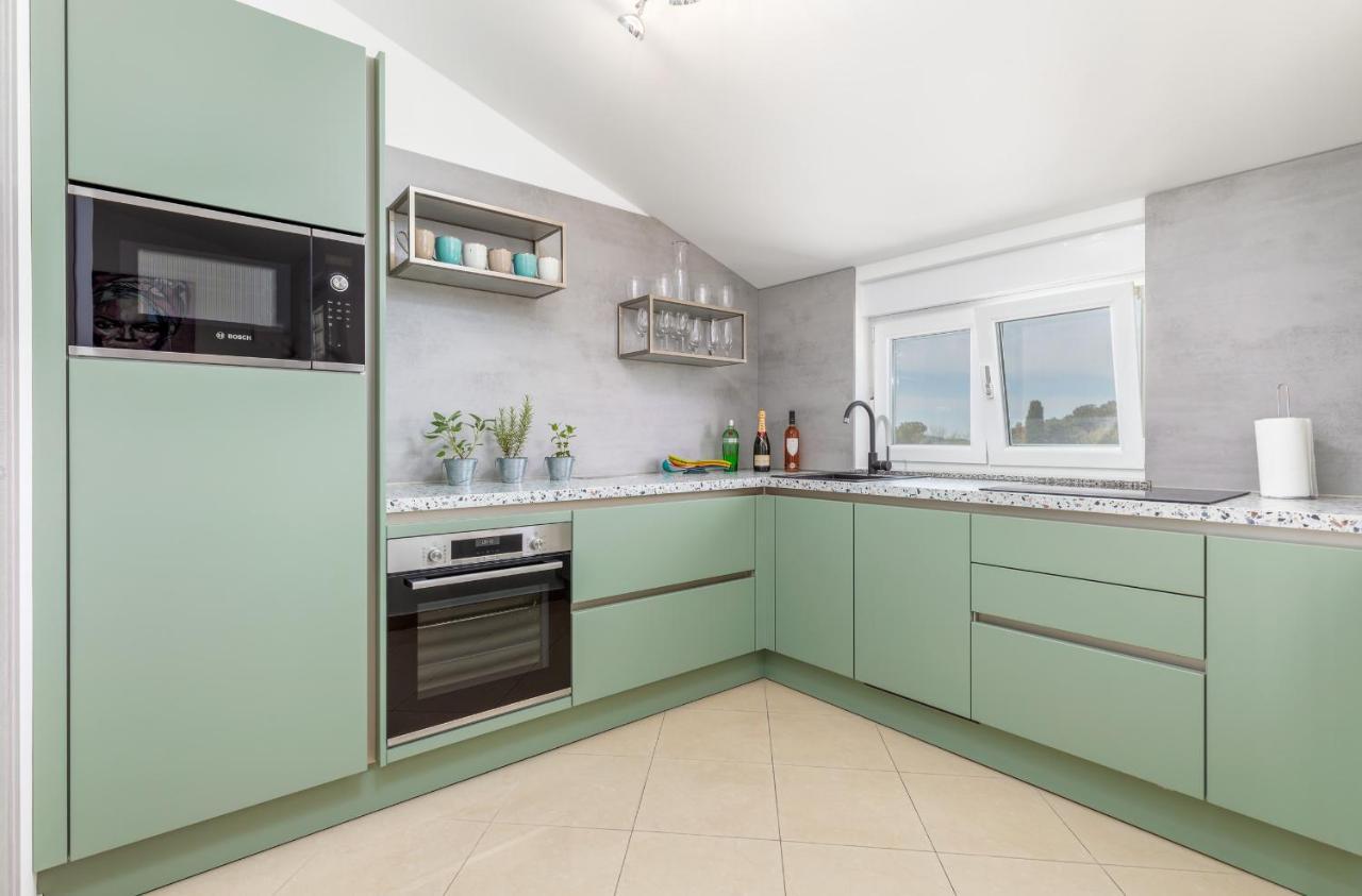 Apartment Vito With Sea View 파자나 외부 사진