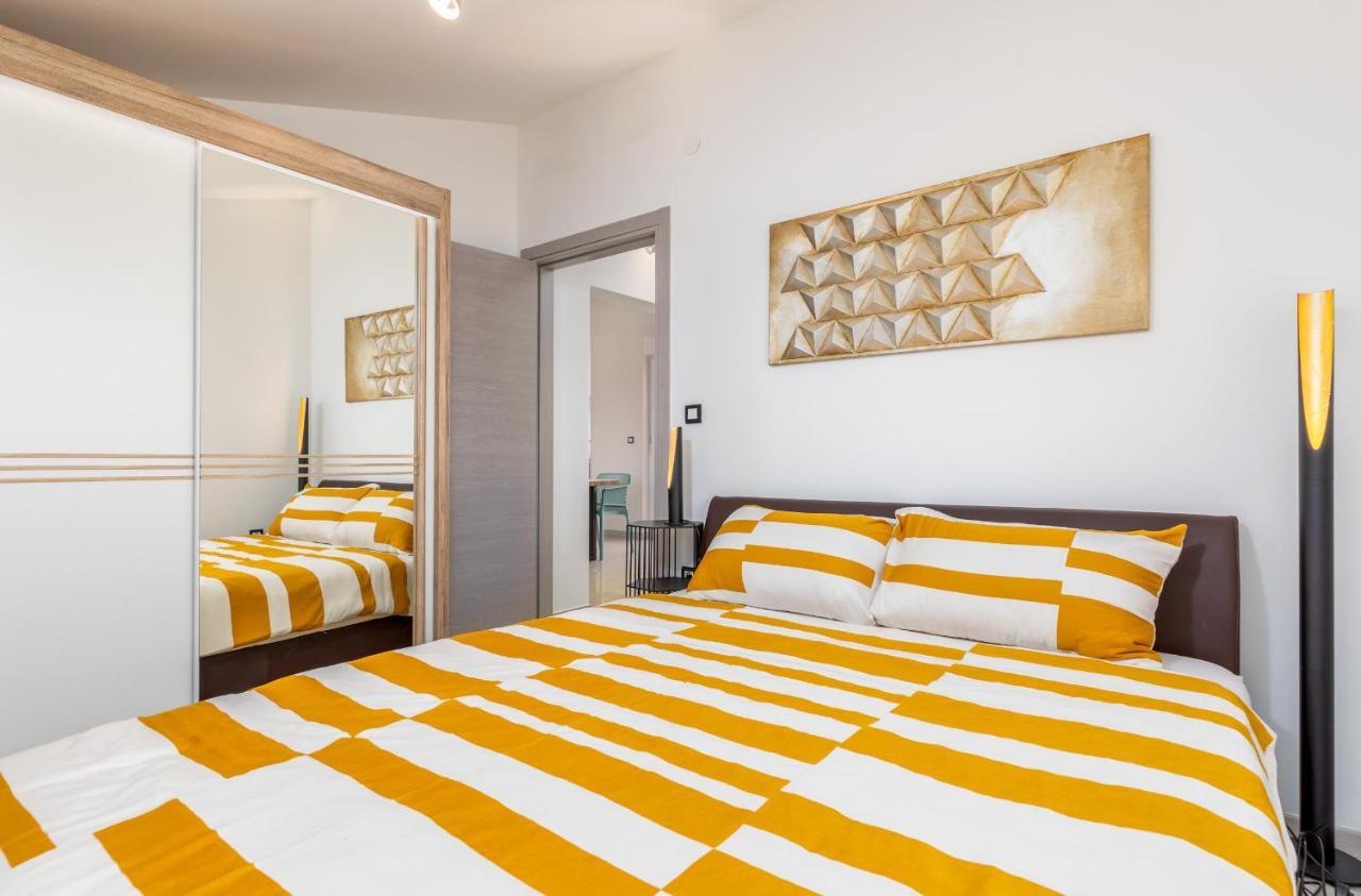 Apartment Vito With Sea View 파자나 외부 사진